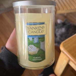 Yankee candle. Clean cotton